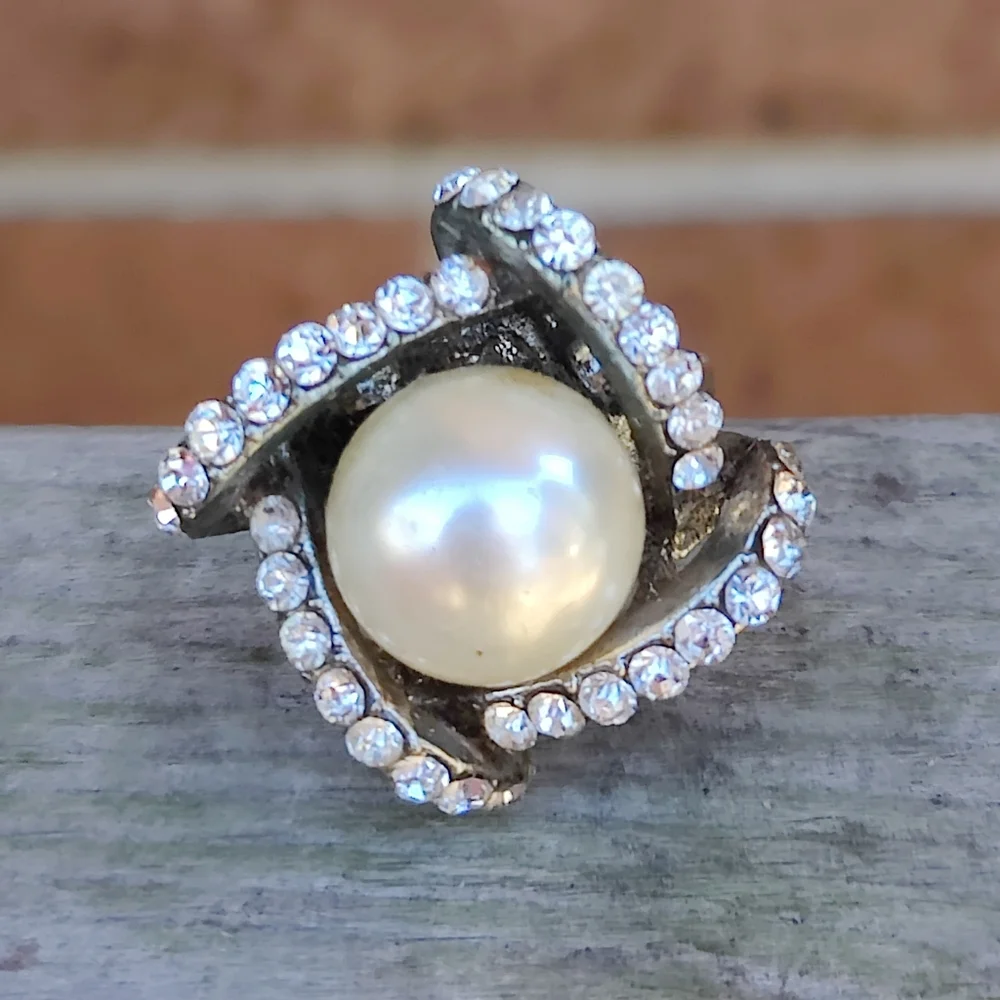 🔥 Gorgeous Vintage Pearl And Crystal Statement Ring